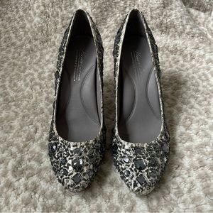 NWT Kenneth Cole New York Rhinestone High Heels